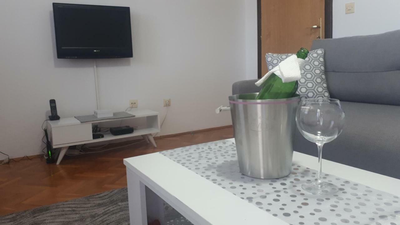 Apartment Tijana Sutomore Exteriör bild